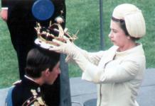 Королева Великобритании Елизавета II и королевская семья Сколько лет сыну елизаветы 2
